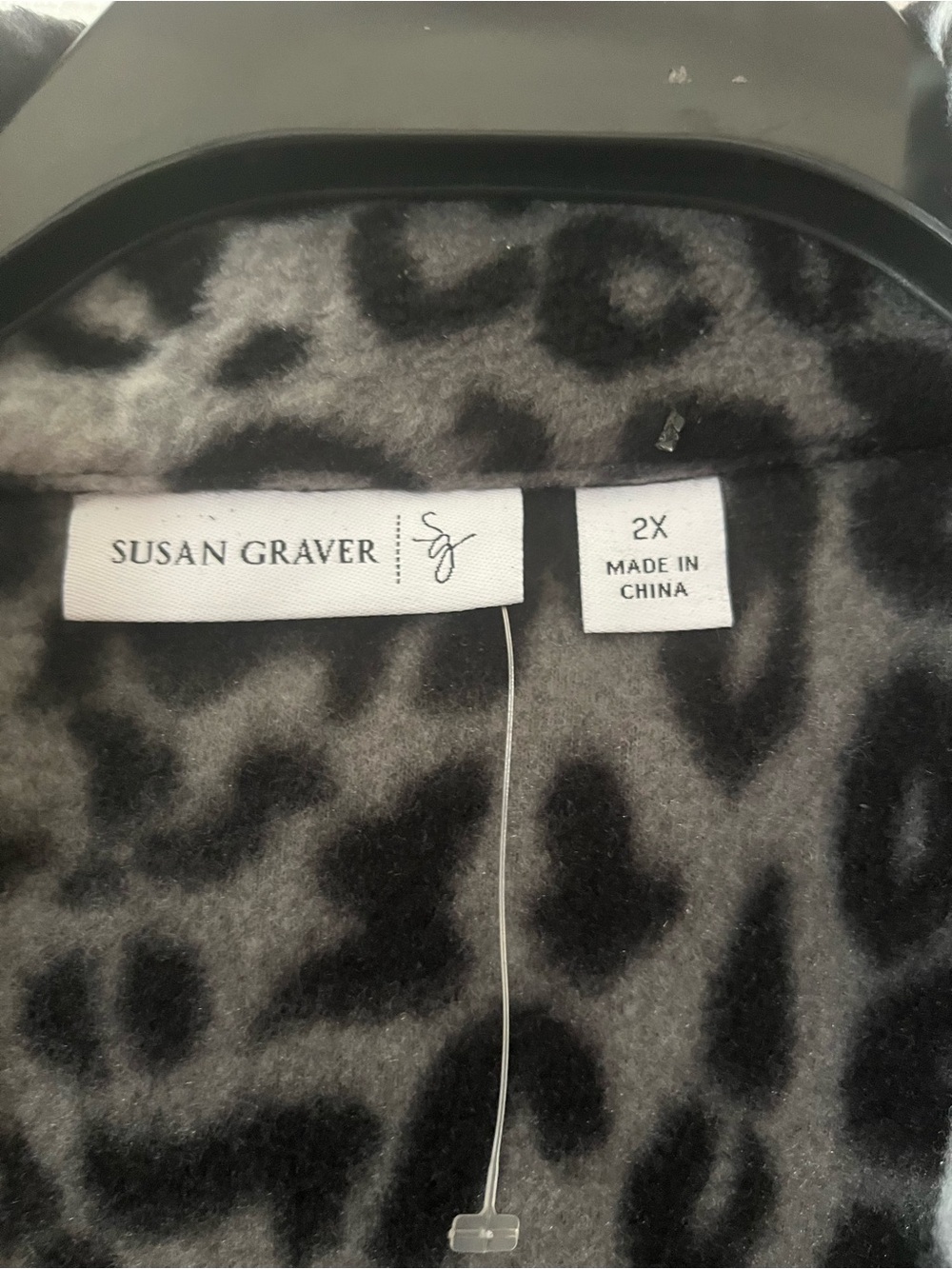 NWOT Susan Graver Gray Snow Leopard Print Fleece Swing Jacket - 2X - Picture 3 of 3
